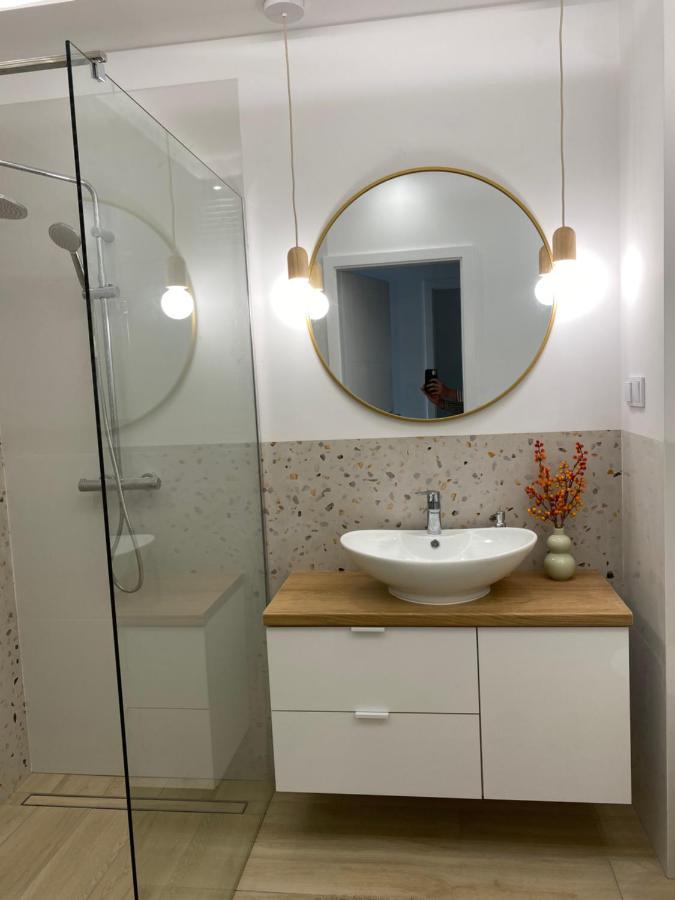 Metro Szwedzka Apartament Orange Warschau Buitenkant foto