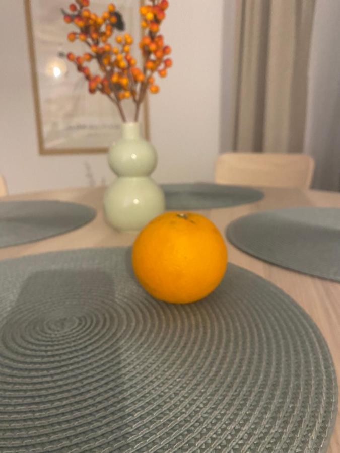 Metro Szwedzka Apartament Orange Warschau Buitenkant foto